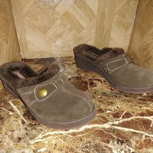Skechers cali women's fashion wedges sandal shoes size 7.5.    150